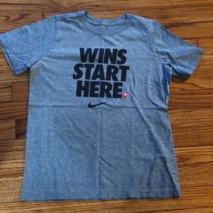 Boy's nike t-shirt, large